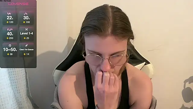 BustyKellyXXX's cam snapshot