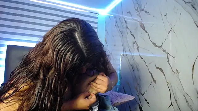 kylievoosx's cam snapshot