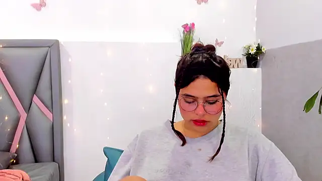 Sofia_villareal's cam snapshot