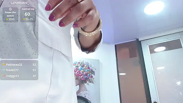 milfsecret69's cam snapshot