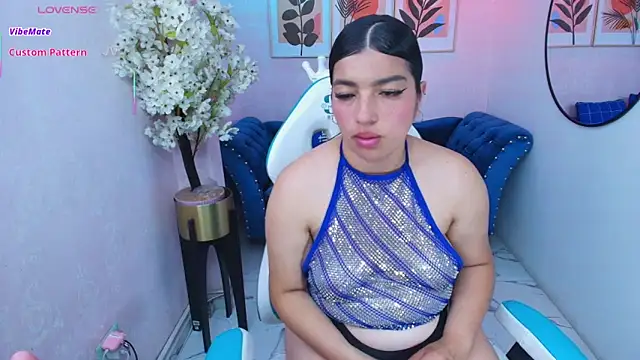 Juliie_collins's cam snapshot