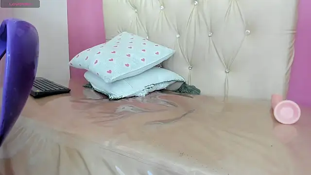 Lucia_Spear's cam snapshot