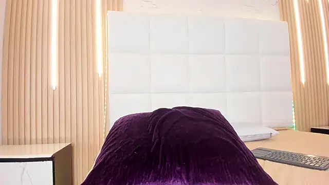 Elody_rousse's cam snapshot