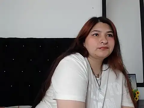 LauraHorny69's cam snapshot