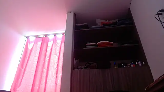 nicolle_milf1978's cam snapshot