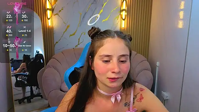 Ariana18_b's cam snapshot