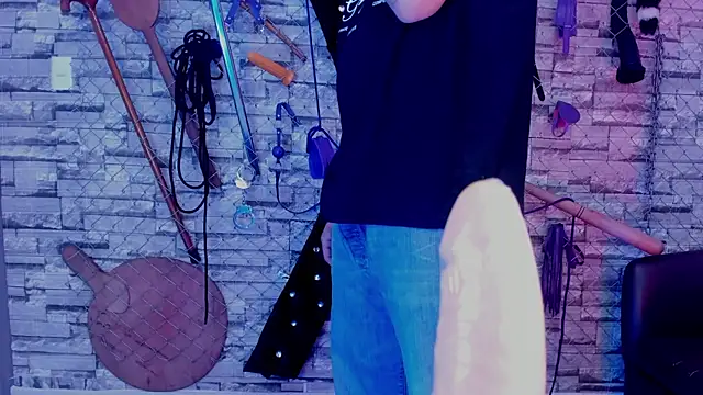 BabyVelvet_bdsm's cam snapshot