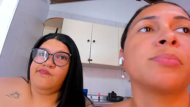 DannaAndSofi1's cam snapshot