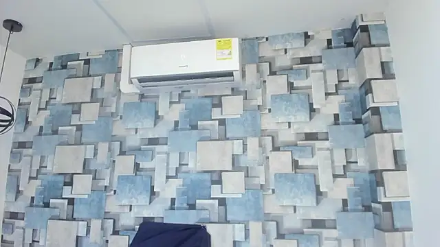 angel_dthroatt's cam snapshot