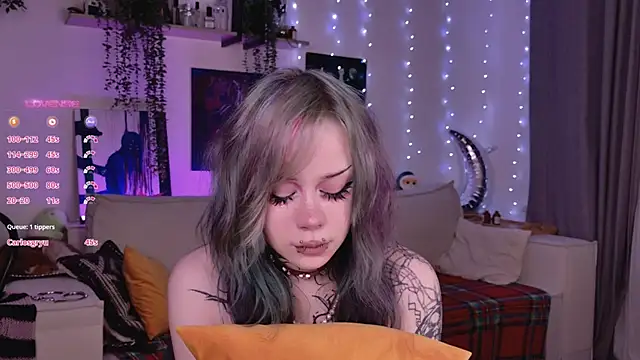 Lollyshy live sex cam