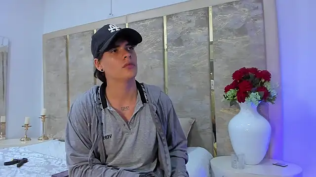 BenitoSaenz live sex cam