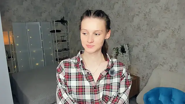 LianneBynon's cam snapshot