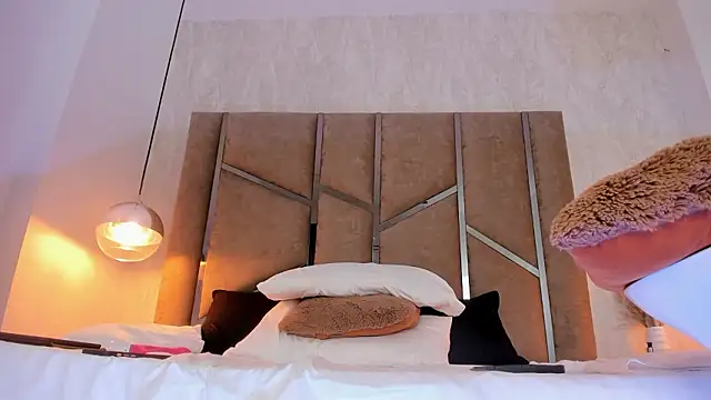 Martinaa_Jones_'s cam snapshot