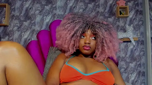 EMMAPARISS's cam snapshot