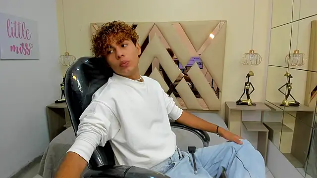 Anyelo_Twink live sex cam