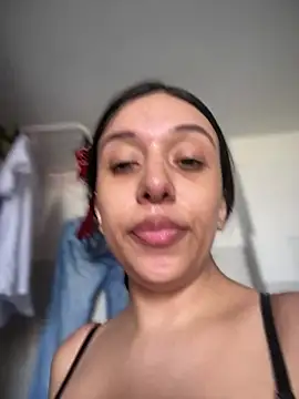 kiaraglam2 live sex cam