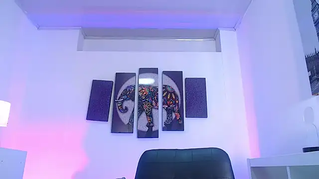 emily_jewell1's cam snapshot