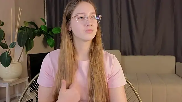 MidnightAstra's cam snapshot