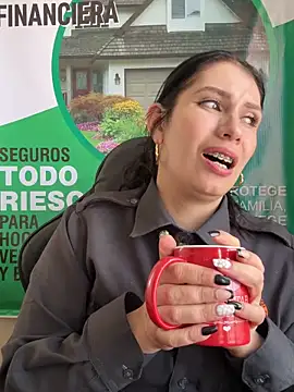 Alysson-- live sex cam