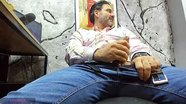 Maxi_thebig_daddy live sex cam