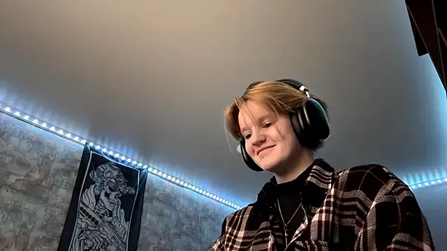 CutieGoga's cam snapshot