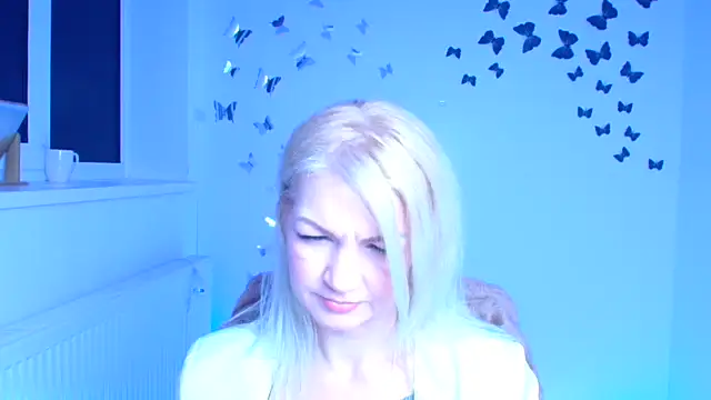 Madonna_Fire's cam snapshot