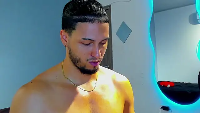 Kris_Khalifa69 live sex cam