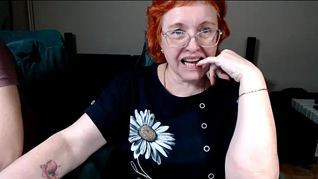 JoannaAndNeighbour live sex cam