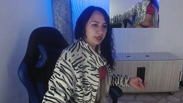 alison_moon7's cam snapshot