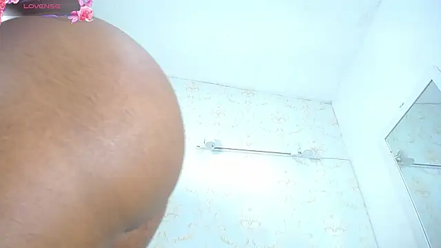 MARA_THOMPSONN's cam snapshot