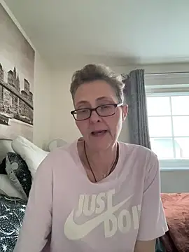 Curvy-Jinx's cam snapshot