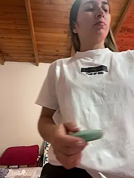 Iris_love18's cam snapshot