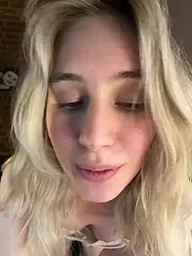 LovelyMiu live sex cam