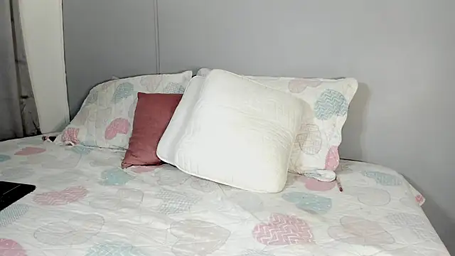 SophieW1's cam snapshot