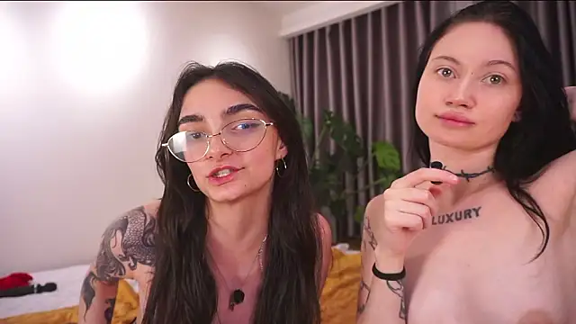 Morena_Dolce live sex cam