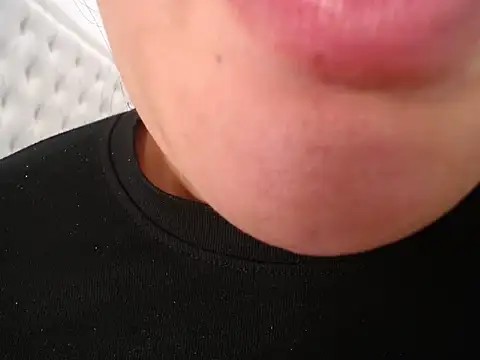 Thu_Hanoi_sweet_2026 live sex cam