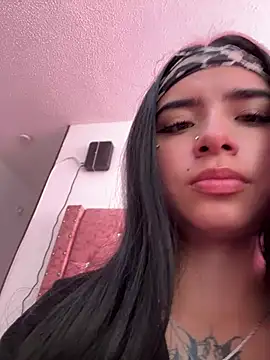 nicky_angelyc's cam snapshot