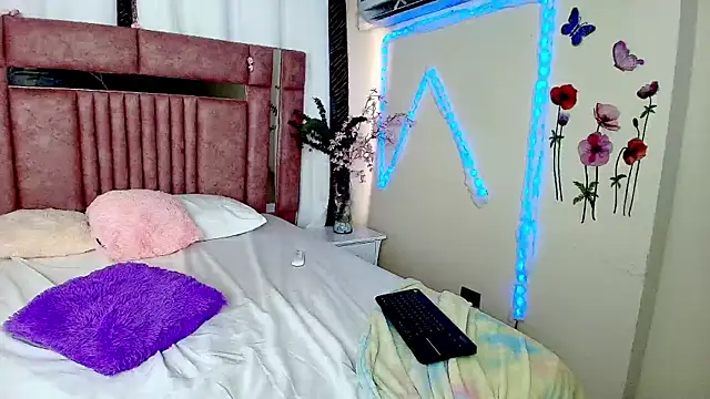 Roma__00's cam snapshot