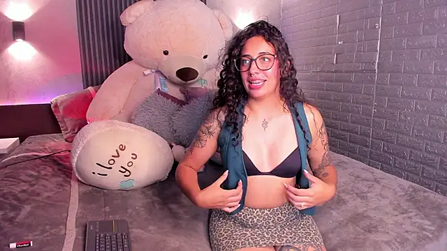 Magic_ivone's cam snapshot