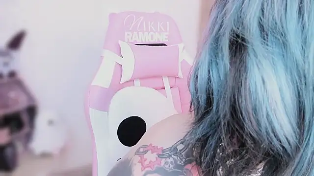 NikkiRamone's cam snapshot