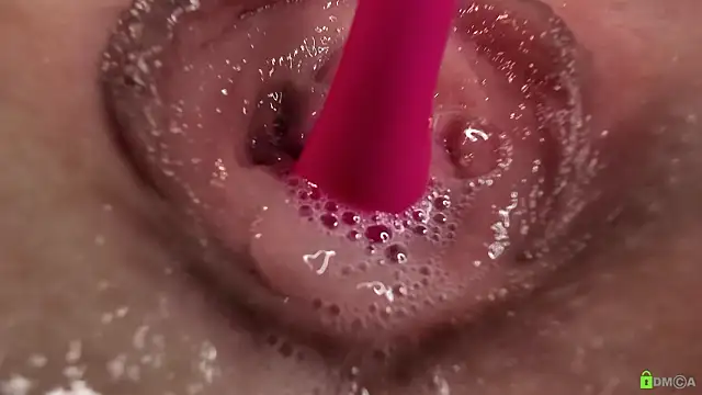 Courtney_Luv's cam snapshot