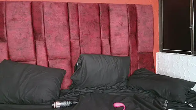 LilithVibe_'s cam snapshot