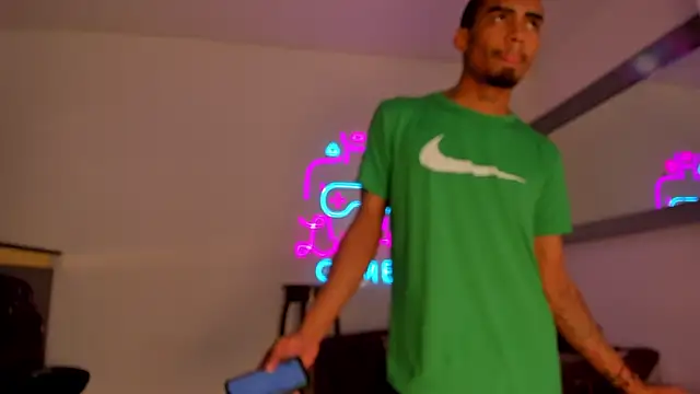 Rpoolrboy's cam snapshot