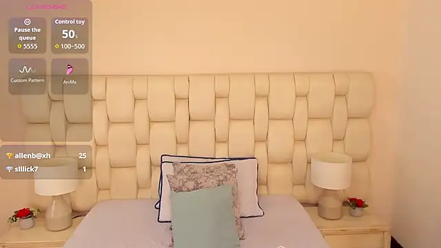 MiaYMolly live sex cam