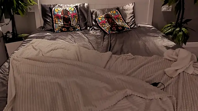 IceDanielles's cam snapshot