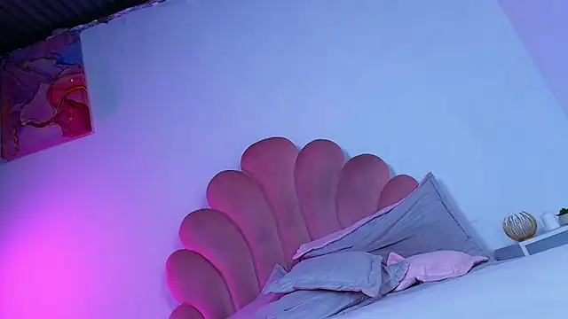 MiaColucci18's cam snapshot