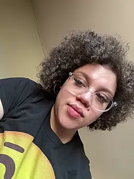 QueenNuttCollector live sex cam