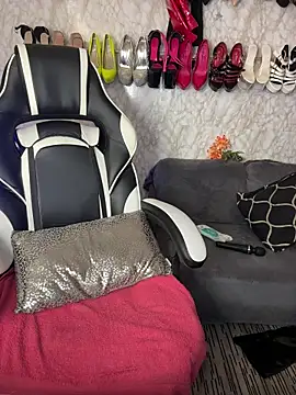 Luiza_Hammer live sex cam