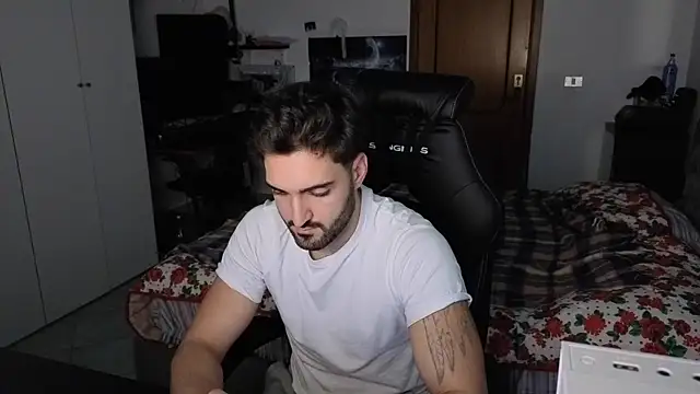 Al3xox02 live sex cam