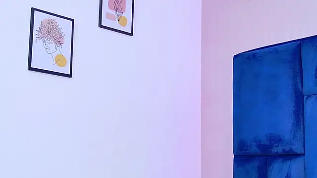 Sara_Desire's cam snapshot